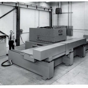 HURCO Compucat 1973, 2-Achs-CNC-Maschine, erfunden von Firmengründer Gerald Roch